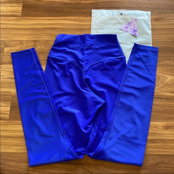 ❗️SOLD❗️Balance Athletica Liquid Metal Legging - Picture 4 of 9